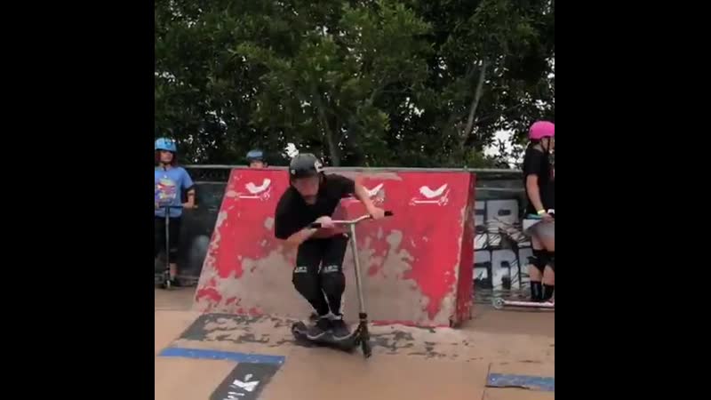 DOMINIC TRONE | SCOOT