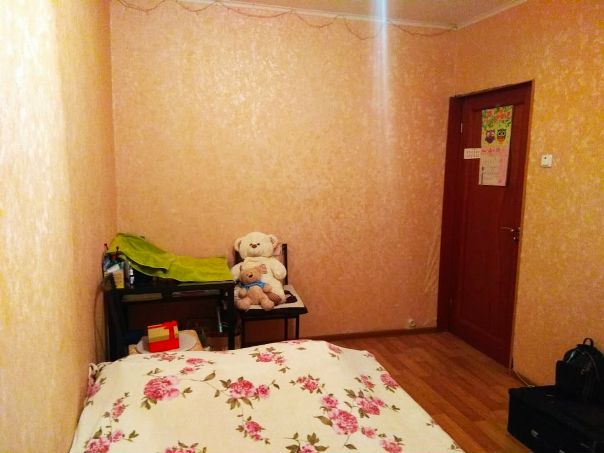 Фото: Доброй ночи! <br>Сдается комната 11кв м(1этаж) в трёшке. <br>До м.Шипиловская 7мин пешком. <br>До м.Красногвардейская 4-5мин на автобусе, или 15-20мин пешком.<br>Район спокойный,светлый, недалеко живописный парк и Борисовские пруды. <br>Недалеко Ашан,  рядом с домом 2 