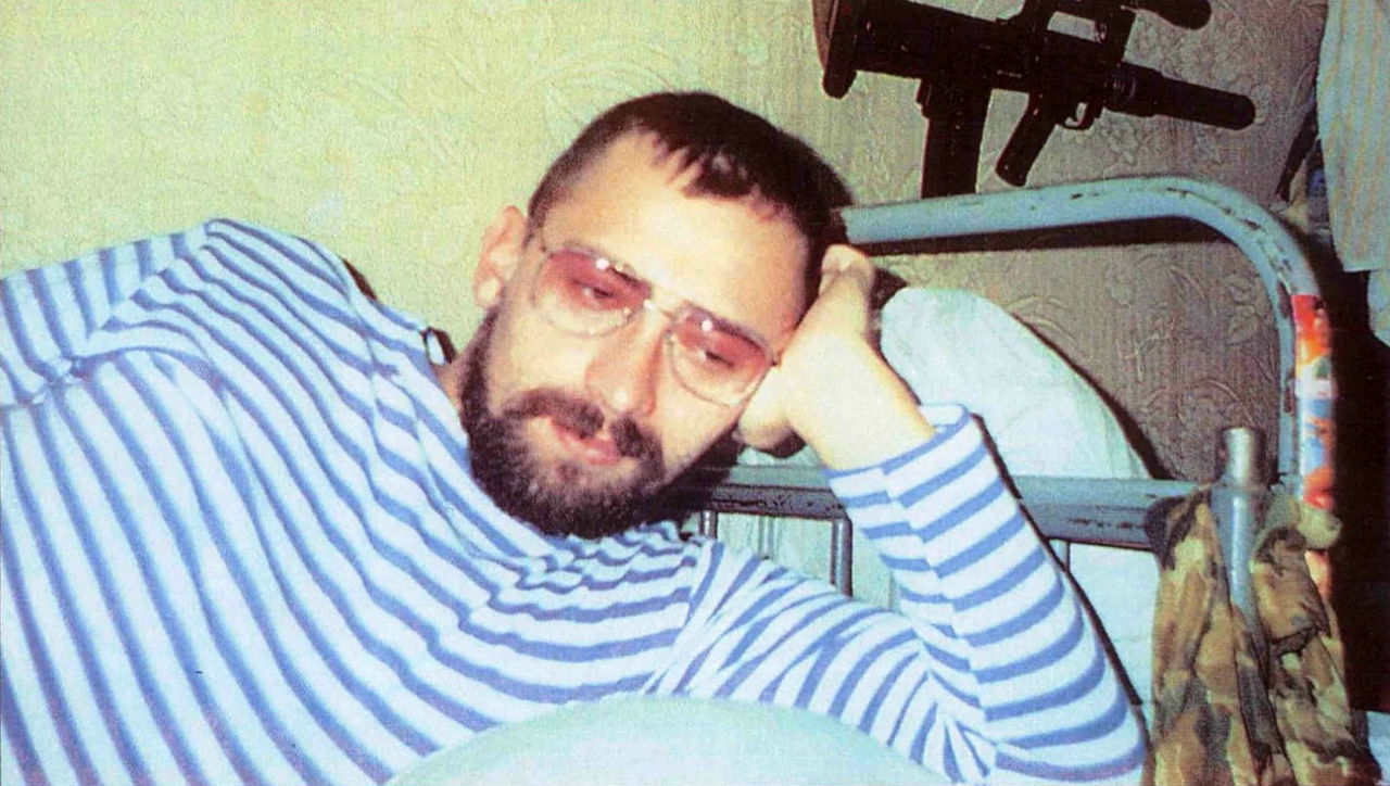 Кавалер трех боевых орденов майор И. Иванович. Ханкала, декабрь, 1995