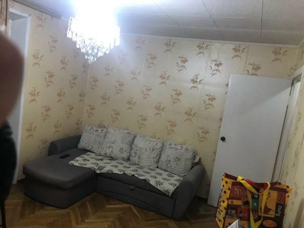 Фото: Сдаётся 2х комнатная квартира , одна комната смежная. Мы собственники! По ул.Херсонская. В районе метро: Калужская, Чертановская, Севастопольская, Каховская, Новые Черёмушки. <br>Готова к проживанию. Холодильник , стиральная машина , телевизор. В квартире есть балкон. Очень чисто. <br>40т плюс ком. платежи! Первый и последний месяц оплата сразу. Возможен торг!<br><br>