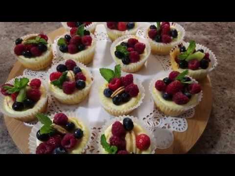 Mini Oreo Cheesecake с фруктами.