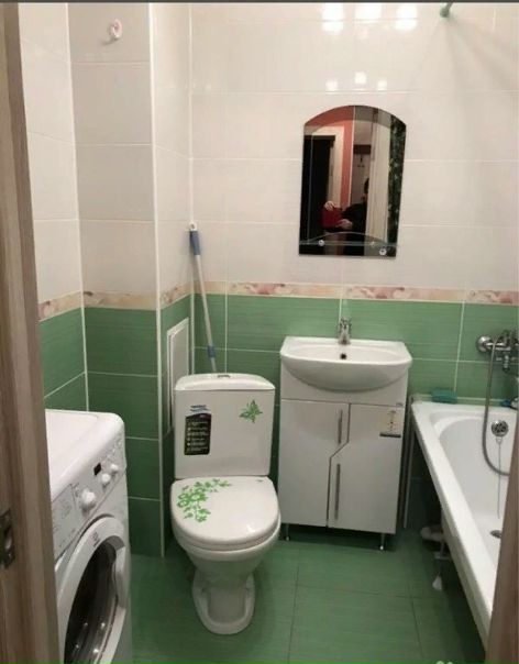 Фото: Сдам квартиру <br>Строгино — 380 м <br>Строгино район <br>Маршала Катукова, 20 к2 <br>26000 <br>89254651914 <br>whаts ааp: 89507346393 <br>Сдам квартиру полностью укомплектованная мебелью и техникой. В комнате стоит большая гардеробная,двухспальная кровать,диванчик,ЖК телевизор. фотографии соответствуют квартире <br>Рассматриваю всех,но в предпочтение девушки или семейные пары. <br>Звоним ,пишем не стесняемся отвечу на любый ваши вопросы. <br>#сдамквартирувмоскве #сдамквартиру #сдамкомнатувмоскве #сдамкомнату #арендамосква #снятькомнату #снимукомнату #арендаквартир #снятькомнатувмоскве #снятьквартирувмоскве