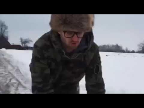 Снеговик имеет чувака на санках 🤣🤣🤣