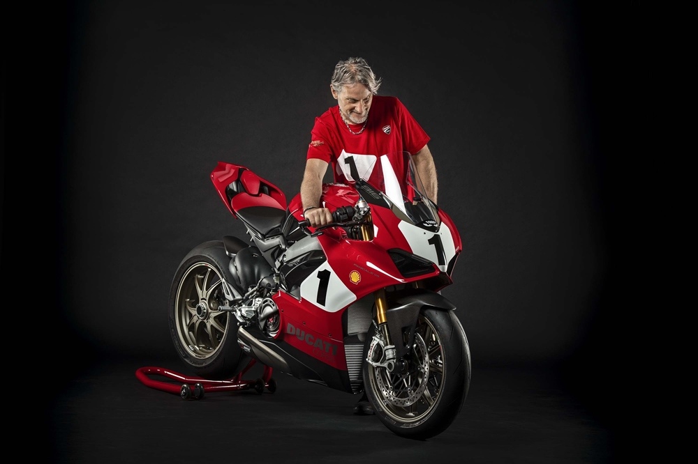 Супербайк Ducati Panigale V4 25° Anniversario 916