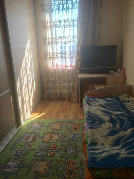 Продаётся однокомнатная квартира <br>43 Армия 17А<br>89858831015<br>Продаётся однокомнатная квартира.<br>43 Армия 17А(Подольск)<br>12этаж,17 этажного дома<br>Квартира не угловая(тёплая)<br>Комната поделена на две части,сделана как двухкомнатная квартира .<br>Подробней по телефону <br>Я собственница! - фото Фото: Продаётся однокомнатная квартира <br>43 Армия 17А<br>89858831015<br>Продаётся однокомнатная квартира.<br>43 Армия 17А(Подольск)<br>12этаж,17 этажного дома<br>Квартира не угловая(тёплая)<br>Комната поделена на две части,сделана как двухкомнатная квартира .<br>Подробней по телефону <br>Я собственница!
