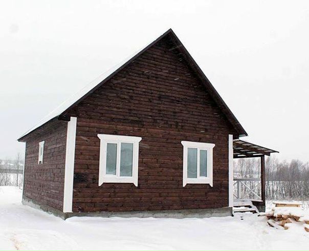 №7176 <br>Продается новый дом из бруса в Иглино, общей площадью 60 м2, на земельном участке 8 соток. Земля и дом в собственности. Дом качественной постройки, в чистовой отделке, заезжай и живи. Стены строганный брус, на полу ОСБ, натяжной потолок, установлена сантехника ( раковина, унитаз). <br>Планировка: коридор, большая кухня-студия, две спальные комнаты, санузел. <br>Участок ровный, правильной формы, удобного расположения. На участке есть много места для постройки бани и гаража. <br>В шаговой доступности от дома расположены: магазины, школа, садик, остановка транспорта. Мобильная связь и спутниковый интернет работают надежно. Электричество хорошее, недалеко расположена ТП, давление отличное. <br>Так же в с. Иглино имеются два бассейных комплекса, спортивный комплекс с различными секциями, два облагороженных парка. На территории села расположены 4 школы, 8 детских садов, музыкальная и художественная школы, отделения банков, торгово-сервисные комплексы, магазины Полушка, Магнит, Байрам, Эльдорадо, корпорация Центр и др. <br>С. Иглино расположено в 20 км от г.Уфы по асфальтированной дороге через Черниковку и Шакшу, также можно добраться по трассе М5 из г.Уфы до с.Иглино за 30 минут. Ходит маршрутные автобусы № 236, 165, 236 М. <br>Цена:1 370 000 р. <br>Возможен торг реальному покупателю <br>Агентство «Иглино-Недвижимость» оказывает полный спектр услуг <br>на рынке недвижимости с 2007 года !!! <br>Оформление ипотеки от Сбербанка России, Россельхозбанка, АК БАРС БАНКА и Социнвестбанка и многих других банках. <br>Материнский капитал. <br>Т. 8-960-386-01-59 <br>8-919-156-56-73 <br>8-987-025-36-25 <br>8-963-131-56-43 <br>lp.domaviglino.ru <br>#домвиглино #купитьдомвиглино #иглинонедвижимость #купитьдомвиглиноотсобственника #купитьвиглинодомдешево #юриствиглино #оформитьнаследствовиглино #оформитьнаследство #домвиглиноотзастройщика #ипотека #материнскийкапитал #строительстводома #квартиравиглино #купитьквартирувиглино #домвипотеку #загородныйдомвипотеку <br> <br>Продажа готовых домов и коттеджей в Иглино <br>lp.domaviglino.ru - фото Фото: №7176 <br>Продается новый дом из бруса в Иглино, общей площадью 60 м2, на земельном участке 8 соток. Земля и дом в собственности. Дом качественной постройки, в чистовой отделке, заезжай и живи. Стены строганный брус, на полу ОСБ, натяжной потолок, установлена сантехника ( раковина, унитаз). <br>Планировка: коридор, большая кухня-студия, две спальные комнаты, санузел. <br>Участок ровный, правильной формы, удобного расположения. На участке есть много места для постройки бани и гаража. <br>В шаговой доступности от дома расположены: магазины, школа, садик, остановка транспорта. Мобильная связь и спутниковый интернет работают надежно. Электричество хорошее, недалеко расположена ТП, давление отличное. <br>Так же в с. Иглино имеются два бассейных комплекса, спортивный комплекс с различными секциями, два облагороженных парка. На территории села расположены 4 школы, 8 детских садов, музыкальная и художественная школы, отделения банков, торгово-сервисные комплексы, магазины Полушка, Магнит, Байрам, Эльдорадо, корпорация Центр и др. <br>С. Иглино расположено в 20 км от г.Уфы по асфальтированной дороге через Черниковку и Шакшу, также можно добраться по трассе М5 из г.Уфы до с.Иглино за 30 минут. Ходит маршрутные автобусы № 236, 165, 236 М. <br>Цена:1 370 000 р. <br>Возможен торг реальному покупателю <br>Агентство «Иглино-Недвижимость» оказывает полный спектр услуг <br>на рынке недвижимости с 2007 года !!! <br>Оформление ипотеки от Сбербанка России, Россельхозбанка, АК БАРС БАНКА и Социнвестбанка и многих других банках. <br>Материнский капитал. <br>Т. 8-960-386-01-59 <br>8-919-156-56-73 <br>8-987-025-36-25 <br>8-963-131-56-43 <br>lp.domaviglino.ru <br>#домвиглино #купитьдомвиглино #иглинонедвижимость #купитьдомвиглиноотсобственника #купитьвиглинодомдешево #юриствиглино #оформитьнаследствовиглино #оформитьнаследство #домвиглиноотзастройщика #ипотека #материнскийкапитал #строительстводома #квартиравиглино #купитьквартирувиглино #домвипотеку #загородныйдомвипотеку <br> <br>Продажа готовых домов и коттеджей в Иглино <br>lp.domaviglino.ru