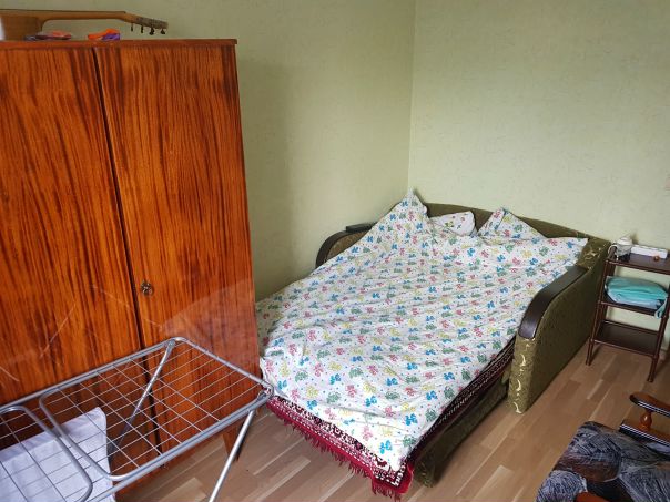 Сдается комната 12м. в 2х комнатной квартире на 8 этаж. До метро Селигерская 5минут на машине. 10 на автобусе.<br>Светлая чистая квартира со всей необходимой мебелью и бытовой техникой. Wifi. Одну девушку или женщину. 14 т.р. + депозит разбиваем на 2 месяца. Без комиссии и риелторов. Во второй комнате живет славянская пара с ребенком. - фото Фото: Сдается комната 12м. в 2х комнатной квартире на 8 этаж. До метро Селигерская 5минут на машине. 10 на автобусе.<br>Светлая чистая квартира со всей необходимой мебелью и бытовой техникой. Wifi. Одну девушку или женщину. 14 т.р. + депозит разбиваем на 2 месяца. Без комиссии и риелторов. Во второй комнате живет славянская пара с ребенком.
