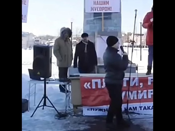 Кто-то не хочет уехать из России