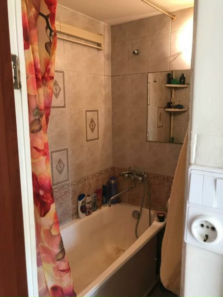 Комната в аренду<br>Адрес кВ : ул. Кустанайская , д. 6, корп3, 9/9 Эт ,<br>Комната 9 м2, в двушке 46 м2 , с мебелью, кондиционер. В кв стиральная машина, холодильник. Квартира в хорошем состоянии. В др комнате молодая пара, без детей. Приличные. 15000+ Свет и вода по счетчикам. Ирина 89255458802 - фото Фото: Комната в аренду<br>Адрес кВ : ул. Кустанайская , д. 6, корп3, 9/9 Эт ,<br>Комната 9 м2, в двушке 46 м2 , с мебелью, кондиционер. В кв стиральная машина, холодильник. Квартира в хорошем состоянии. В др комнате молодая пара, без детей. Приличные. 15000+ Свет и вода по счетчикам. Ирина 89255458802
