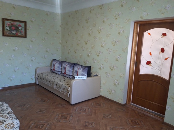 Евпатория-2019. <br>Сдаю ДОМИК однокомнатный в курортной зоне по ул.Кирова-Косицкого(район санаториев Мечта(Мрия),Таврия,Дружба),во дворе живет добродушная хозяйка.Светлый уютный домик,мебель,техника,двуспальный диван,односпальная кровать,шкаф,своё отопление,стир.машина,ТВ,WF,конд-р,газ.плита, хол-к,вода гор/хол.постоянно,душ.кабина.Рядом магазины,маршрутки(6,9),трамвай (2),до пляжа10 мин. пешком,15 мин.до Дельфинария,парка Фрунзе,пляжа Робинзон,атракционы,рестораны,кафе.<br> <br>Цена : <br>Июнь 1500 руб./сутки. <br>Июль,август 2500 руб./сутки. <br>Сентябрь 1500 руб./сутки.<br>Свободные даты:<br>с 01 июня по 18 июня,<br>с 11 июля по 01 октября<br> Забронированые даты:<br>с 18 июня 10 июля.<br><br>Есть варианты для больших компаний,где рядом находиться два три домика.<br><br>Есть и другие варианты долгосрочной и посуточной аренды,летние варианты в альбоме ЛЕТО 2019. <br>Больше вариантов здесь: <br> <br>+7978 857 49 42 звоните или пишите в л.с - фото Фото: Евпатория-2019. <br>Сдаю ДОМИК однокомнатный в курортной зоне по ул.Кирова-Косицкого(район санаториев Мечта(Мрия),Таврия,Дружба),во дворе живет добродушная хозяйка.Светлый уютный домик,мебель,техника,двуспальный диван,односпальная кровать,шкаф,своё отопление,стир.машина,ТВ,WF,конд-р,газ.плита, хол-к,вода гор/хол.постоянно,душ.кабина.Рядом магазины,маршрутки(6,9),трамвай (2),до пляжа10 мин. пешком,15 мин.до Дельфинария,парка Фрунзе,пляжа Робинзон,атракционы,рестораны,кафе.<br> <br>Цена : <br>Июнь 1500 руб./сутки. <br>Июль,август 2500 руб./сутки. <br>Сентябрь 1500 руб./сутки.<br>Свободные даты:<br>с 01 июня по 18 июня,<br>с 11 июля по 01 октября<br> Забронированые даты:<br>с 18 июня 10 июля.<br><br>Есть варианты для больших компаний,где рядом находиться два три домика.<br><br>Есть и другие варианты долгосрочной и посуточной аренды,летние варианты в альбоме ЛЕТО 2019. <br>Больше вариантов здесь: <br> <br>+7978 857 49 42 звоните или пишите в л.с