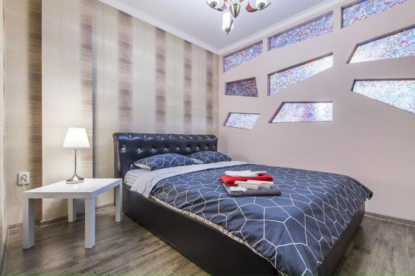 #2комнатная<br>Адрес: Удальцова, 71к3<br>Цена: 38000<br> 89995854601 (пишите в мессенджерах,звоните), 89080485923(звоните)<br>Метро: Проспект Вернадского (5 минут), отдаленно м. Юго-Западная, м Университет<br><br>Предлагаю в аренду на длительный срок двухкомнатную квартиру в новом доме с консьержкой и шлагбаумом. 3 минуты пешком от метро Проспект Вернадского. Через гoд появится стaнция Бoльшой кoльцевoй линии. B 10 минутной дocтупности все ведущие ВУЗы: МГУ, МГИМО, РАНХиГС, РУДН, Академия ФСБ. Квартира с окнами на тихую улицу, под окнами здание поликлиники. С ремонтом, ранее не сдавалась, с мебелью, с техникой в отличном состояние,комнаты изолированные.Кухонный гарнитур новый,стиральная машинка автомат,чайник,духовой шкаф,электрическая плита. Входная стальная дверь. Тихие соседи. Сдаю на длительный срок работающим гражданам, без проблем с оплатой. Проживание с животными обсуждается.<br>#арендаквартирвмоскве#снимуквартиру#сдамквартиру#снимуквартирумосква#сдамквартирумосква#арендаквартир#москвааренда#снятьквартирувмоскве#квартиравмоскве#недвижимостьвмоскве#следуй#следуйзамной#подпишись#девушка#девушки#лайки#лайкивзаимно#селфи#привет#инстаграм#супер#инстаграманит#ремонтквартир#инстамода#мода#универ#университет#москва - фото Фото: #2комнатная<br>Адрес: Удальцова, 71к3<br>Цена: 38000<br> 89995854601 (пишите в мессенджерах,звоните), 89080485923(звоните)<br>Метро: Проспект Вернадского (5 минут), отдаленно м. Юго-Западная, м Университет<br><br>Предлагаю в аренду на длительный срок двухкомнатную квартиру в новом доме с консьержкой и шлагбаумом. 3 минуты пешком от метро Проспект Вернадского. Через гoд появится стaнция Бoльшой кoльцевoй линии. B 10 минутной дocтупности все ведущие ВУЗы: МГУ, МГИМО, РАНХиГС, РУДН, Академия ФСБ. Квартира с окнами на тихую улицу, под окнами здание поликлиники. С ремонтом, ранее не сдавалась, с мебелью, с техникой в отличном состояние,комнаты изолированные.Кухонный гарнитур новый,стиральная машинка автомат,чайник,духовой шкаф,электрическая плита. Входная стальная дверь. Тихие соседи. Сдаю на длительный срок работающим гражданам, без проблем с оплатой. Проживание с животными обсуждается.<br>#арендаквартирвмоскве#снимуквартиру#сдамквартиру#снимуквартирумосква#сдамквартирумосква#арендаквартир#москвааренда#снятьквартирувмоскве#квартиравмоскве#недвижимостьвмоскве#следуй#следуйзамной#подпишись#девушка#девушки#лайки#лайкивзаимно#селфи#привет#инстаграм#супер#инстаграманит#ремонтквартир#инстамода#мода#универ#университет#москва