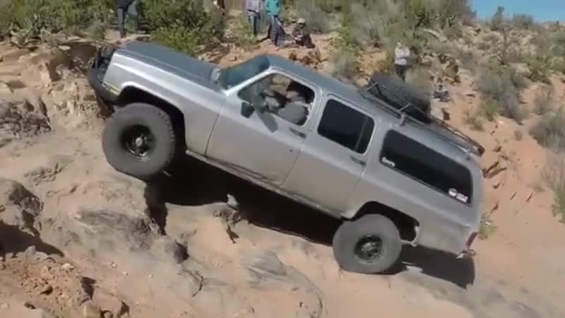 Chevrolet Suburban 2500
