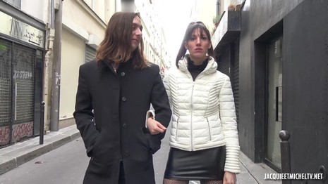 Jacquieetmicheltv - Lety, 32 years old, barmaid in Auch (32)! The freshness of the beautiful Lety is a pleasure for the eyes, she who is visibly carried by the excitement of meeting for the very first time in front of our team! Barmaid on the side of Auch (32), the young lady did not come alone, however. Indeed, she took in her luggage her darling Gian, with whom she perpetuates the worst perversities in her privacy! The rascals, curious by nature and keen on new experiences, decided to take the plunge with a porn video filmed by us, after a long moment of reflection ... And the game was worth the candle, because the bitch is totally offers it on camera and even gets anal fucked deep by her man!
