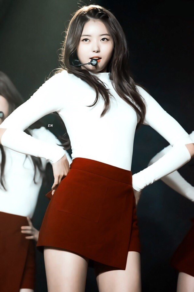 ён кинг лим. лим чхантхэк. лим ли на автор. наен ioi. ли на-ён фото.