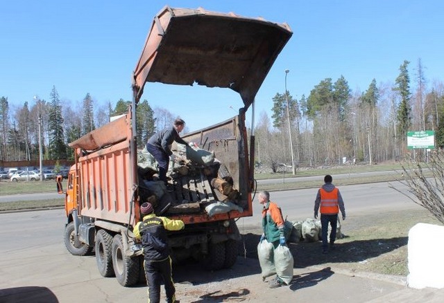 06.05.2022. Общегородской субботник в Усть-Илимске