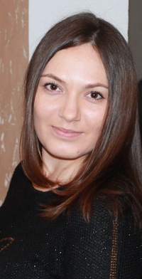 Настя Попова